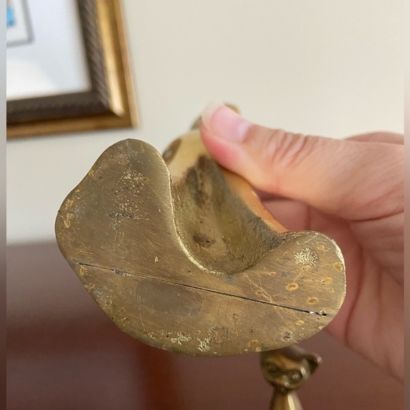 Midcentury Vintage Beveled Sculpted Stylized Brass Cat with Kitten 1960s - Picture 3 of 5